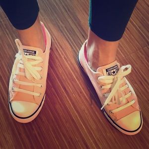 Women’s Converse All-Star Chuck Taylors pink sz 7